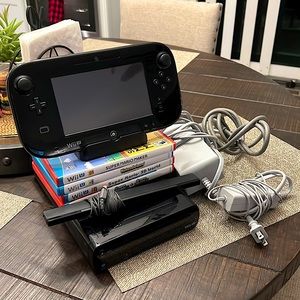 Nintendo Wii U console (32GB) and games